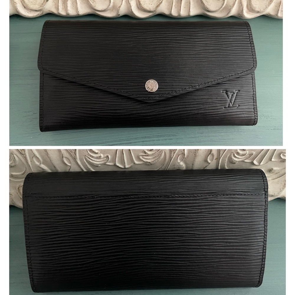 LV non authentic wallet